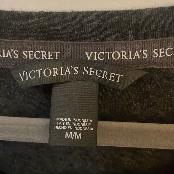 Victoria’s Secret short sleeve tee - Size M - Picture 4 of 6